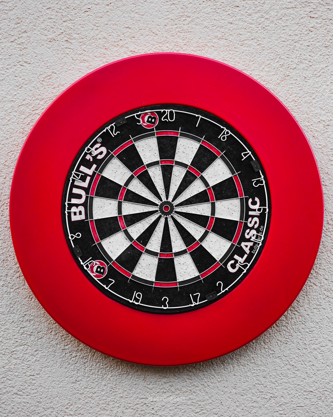 Dartboard mit rotem Surround